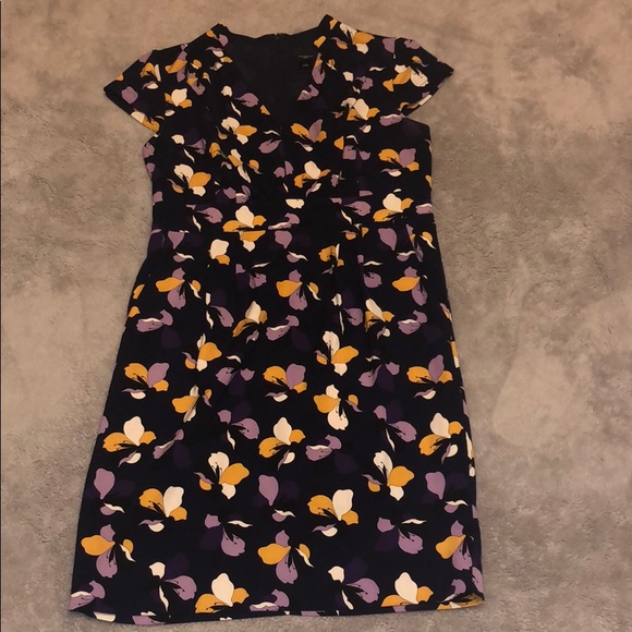 Ann Taylor Dresses & Skirts - Ann Taylor Floral Dress-Offer/Bundle to Save